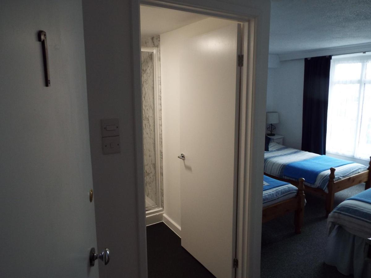 Corner House Guest House Бидефорд Екстериор снимка