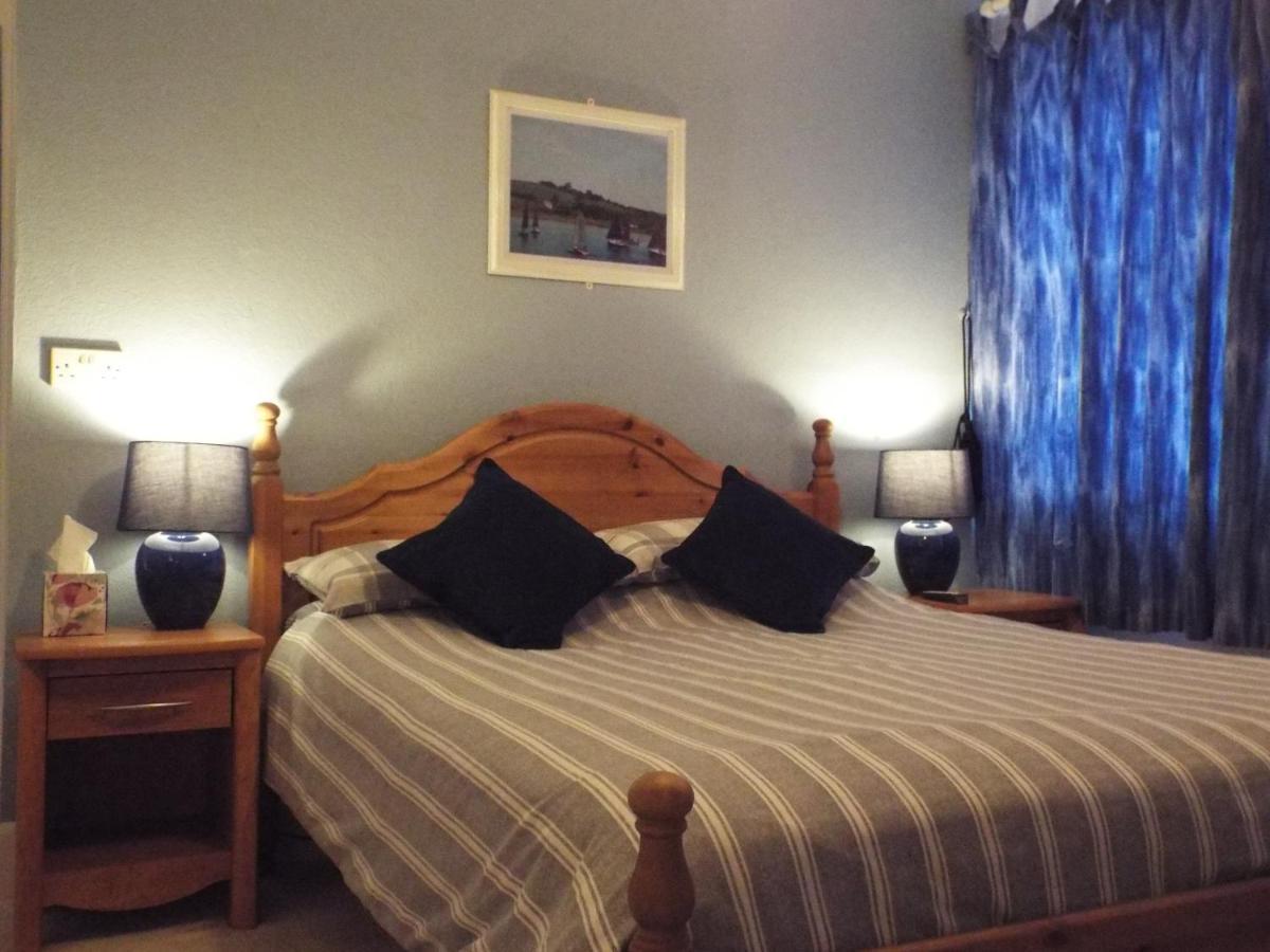 Corner House Guest House Бидефорд Екстериор снимка